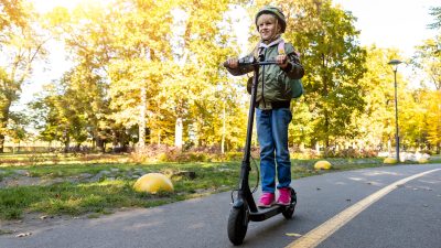 Föräldrar kan få böter för barns elsparkcyklar